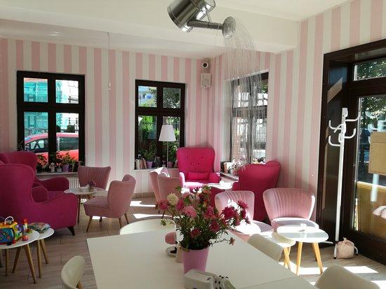 AniAniCafe